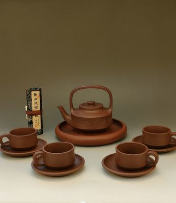 紫砂产品新景舟提璧套组(刻茶诗)系列亮相2021第十三届中国(山东)工艺美术博览会